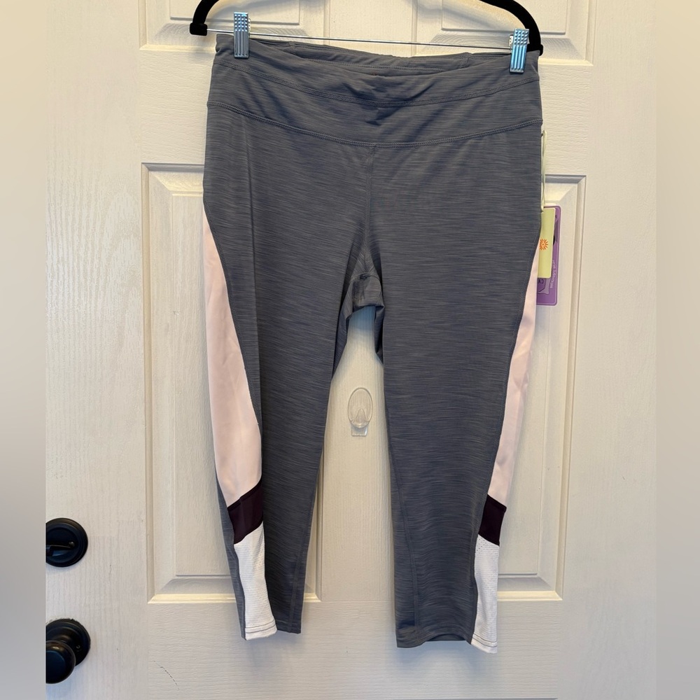 NWT Women’s Large Capri Tangerine Gray/Pink/Burgandy Leggings